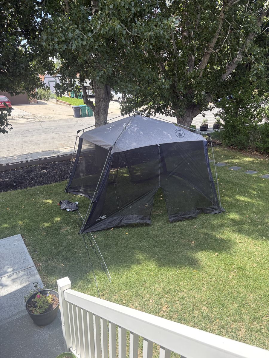 Coleman instant screen tent 11ftx11ft
