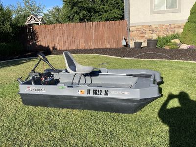 8.5-Foot Sun Dolphin Sportsman Fishing Boat