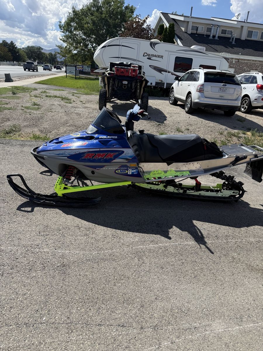 Polaris 800 RMK Snowmobile - Blue/Grey Rocky Mountain King