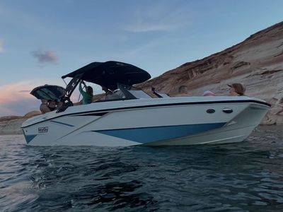 2022 H22 Heyday Surf Boat