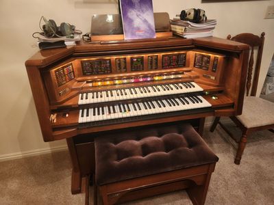 Lowery MX-2 Organ