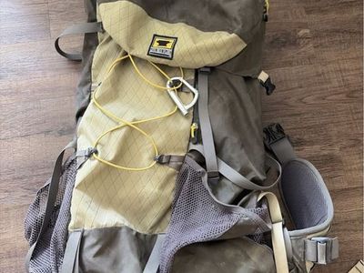 Mountainsmith Internal Frame Backpack Green/Tan Hiking Gear Used