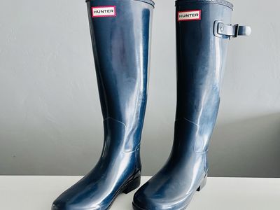 Women’s Size 6 Authentic Navy Gloss Tall Refined Hunter Rain Boots, Like New-$40
