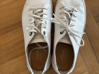 Clarks Collection Men's White Leather Low-Top Sneakers Gum Sole Size 9