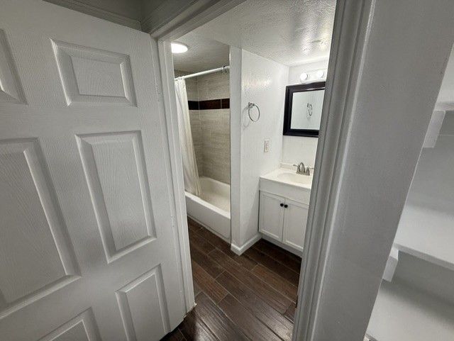 Main image 8