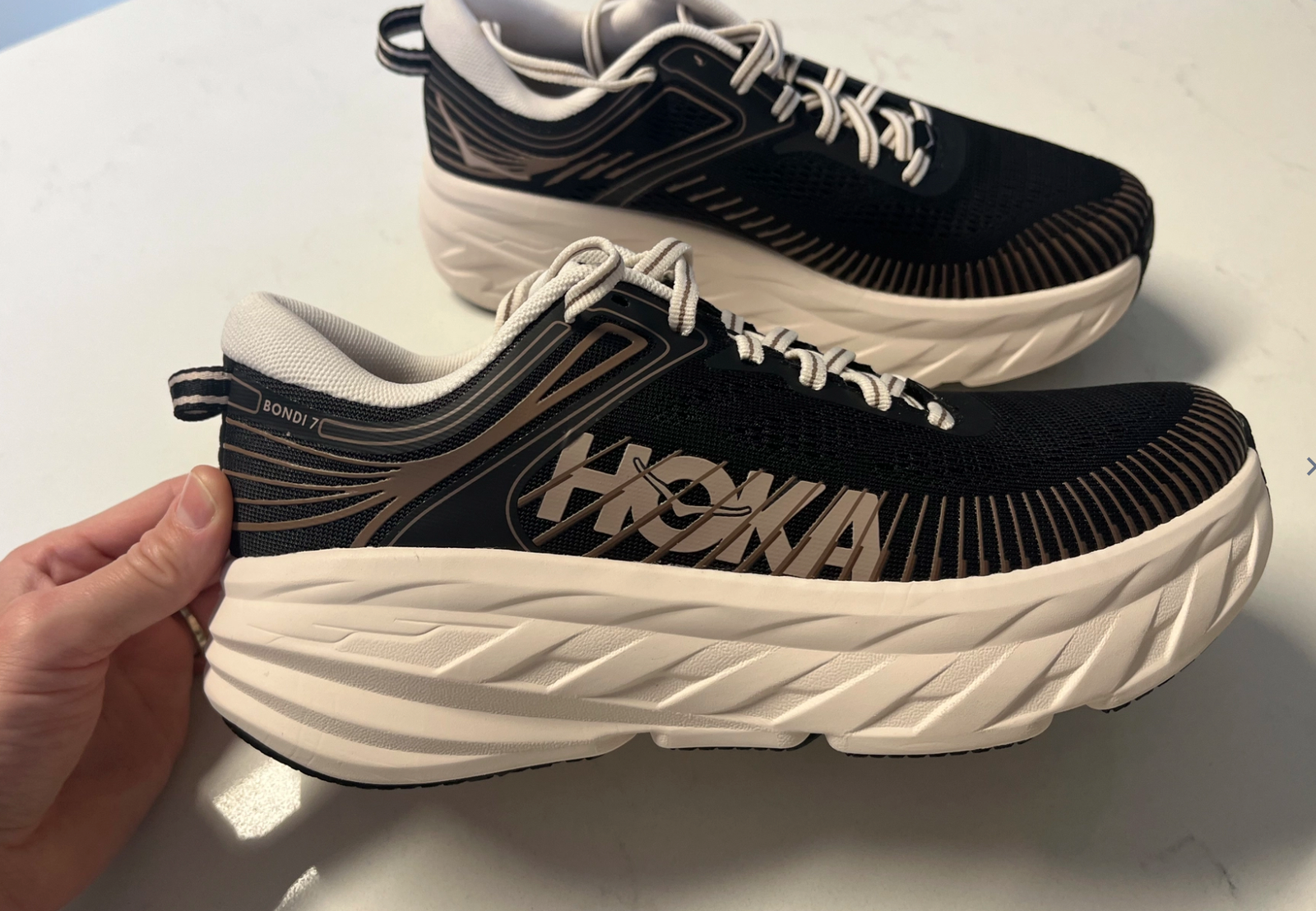 *BRAND NEW* HOKA Bondi 7 (Women's size 7.5)