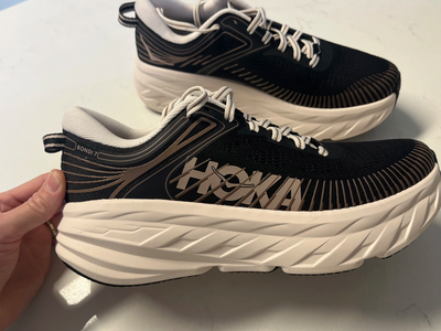 *BRAND NEW* HOKA Bondi 7 (Women's size 7.5)