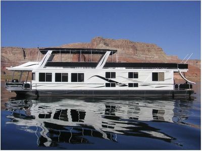 75' x 18' Lake Powell Houseboat Share (Wahweap Marina) - Prime Summer Week 28 (July 10-17)