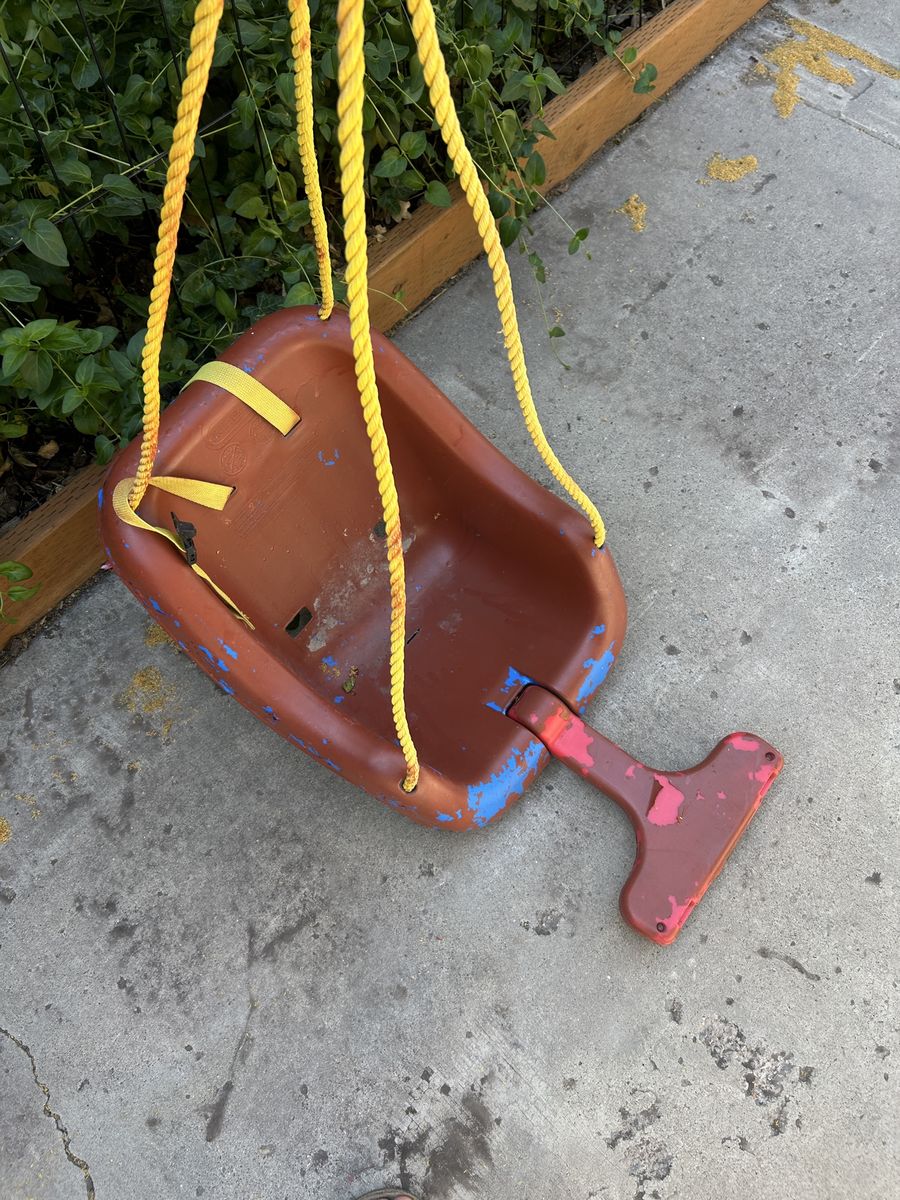 Free kids swing