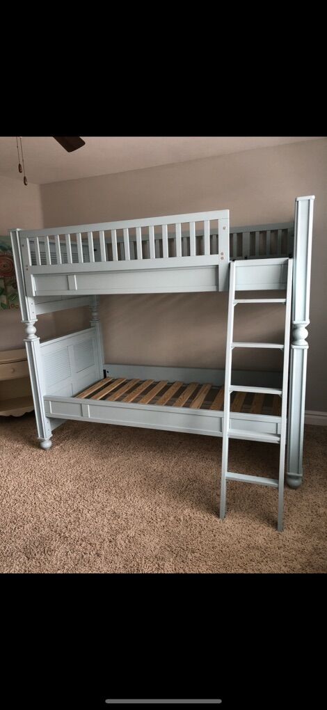 Twin Over Twin Bunk Bed Or 2 Twin Beds Or Loft Bed