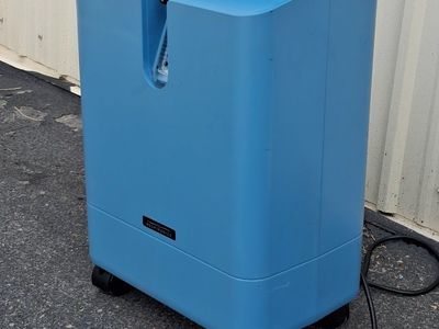Respironics EverFlo Oxygen Concentrator - Blue, Portable with Wheels