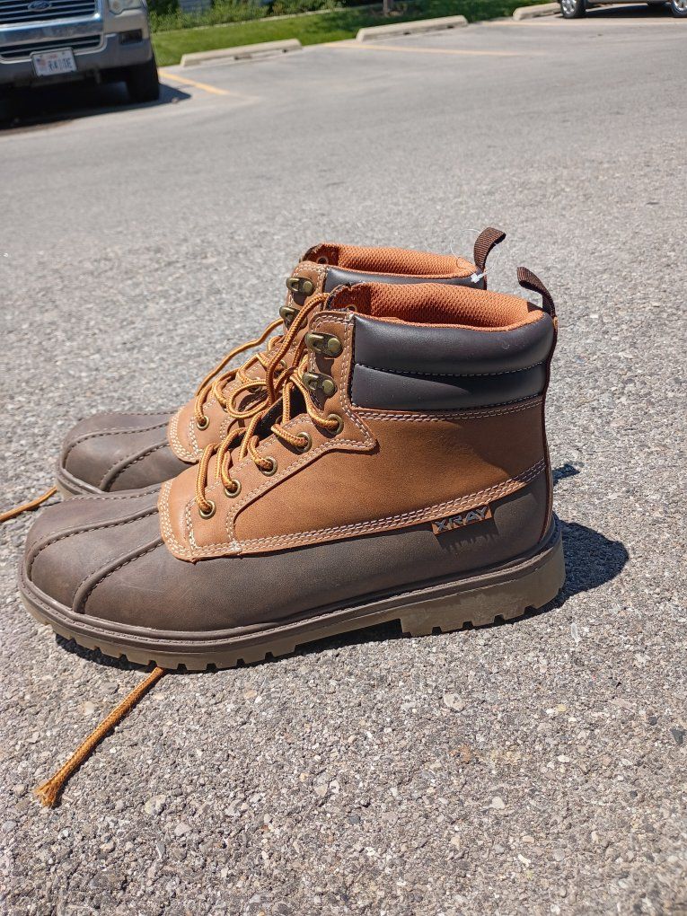 XRAY Men's Size 9.5 Brown Duck Boots - Durable & Stylish for All-Weather Wear