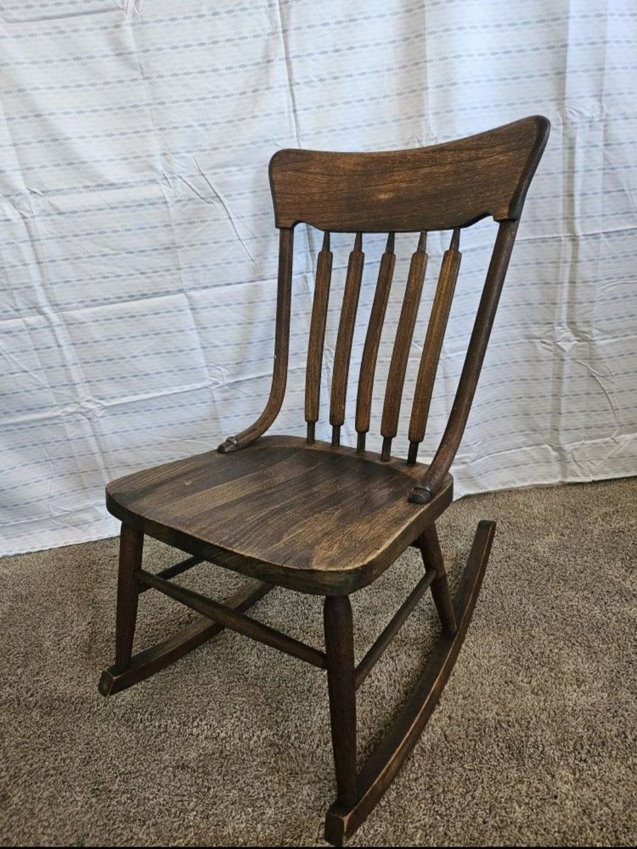 1903-1919 Murphy Chair Company maternity rocking chair