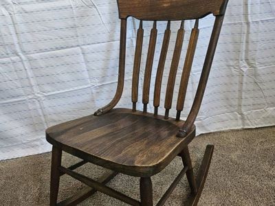 1903-1919 Murphy Chair Company maternity rocking chair