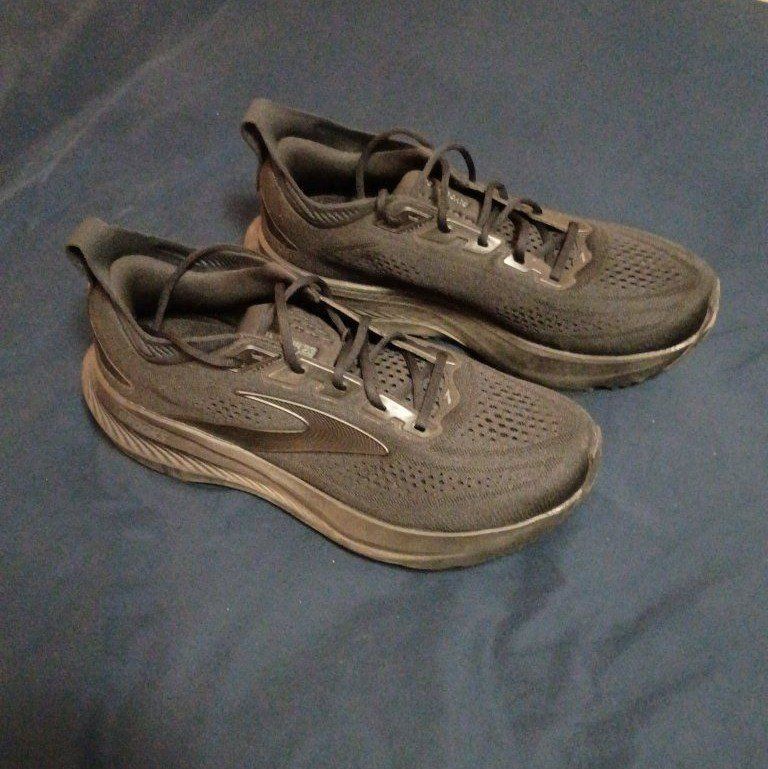 Brooks Men's Black Running Shoes Size 10.5