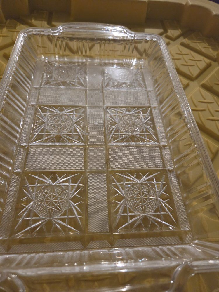 Vintage plasic Style Rectangular Serving Tray / Casserole Dish Holder