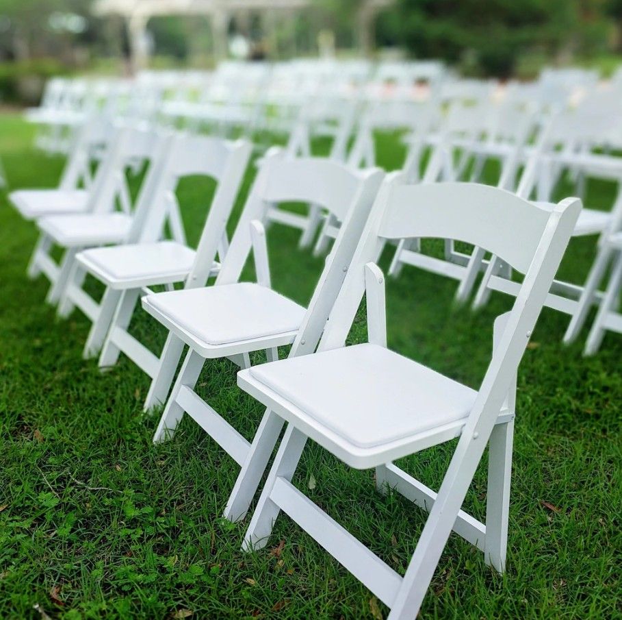 Set the Table. Set the Mood. Make Memories. RUTHS RENTALS