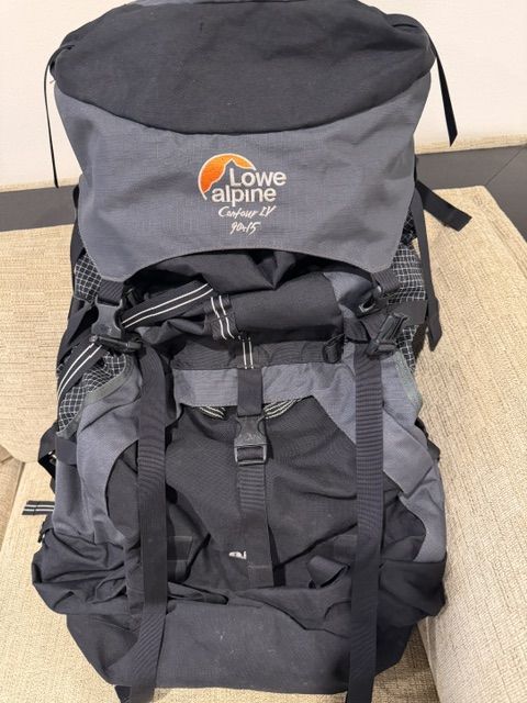 Lowe Contour IV 90 +15 Backpack