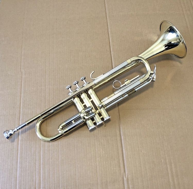 Blessing USA Scholastic B-125 Trumpet  7C w/ hard case
