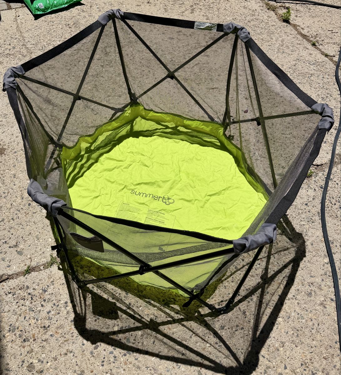 Summer Infant Pop N' Play Portable Playard Hexagon Indoor/Outdoor Playpen with Carry Bag