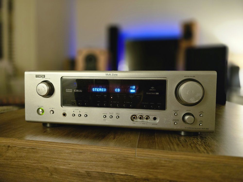 7.1 Denon AVR-686 AV Surround Receiver