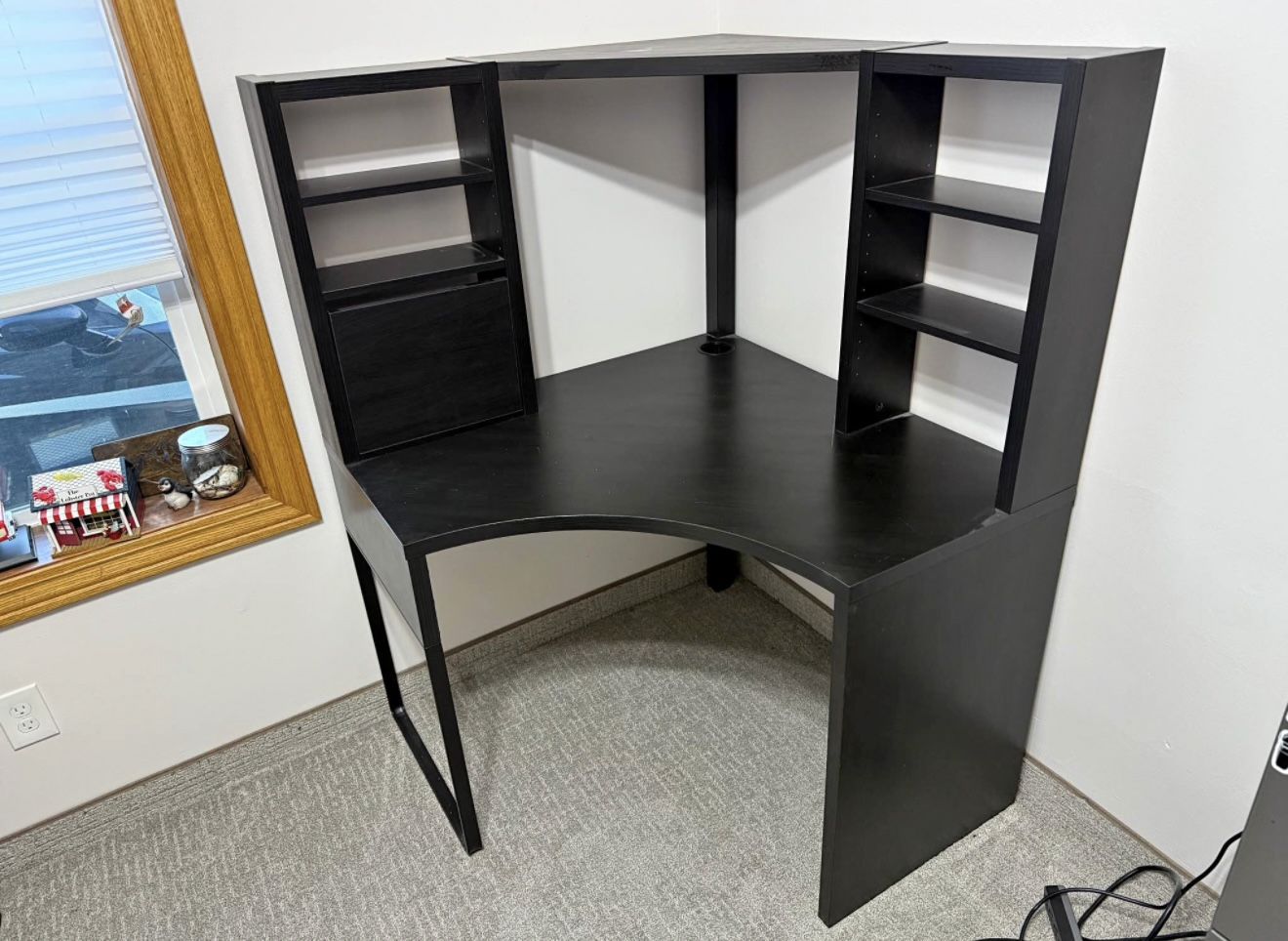 Black Corner Desk with Built-in Shelves and Hutch. Only used a couple of times.