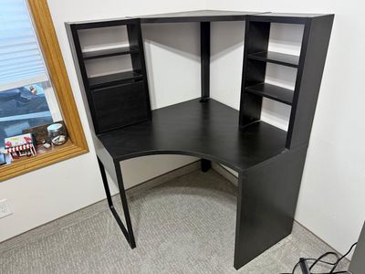 Black Corner Desk with Built-in Shelves and Hutch. Only used a couple of times.