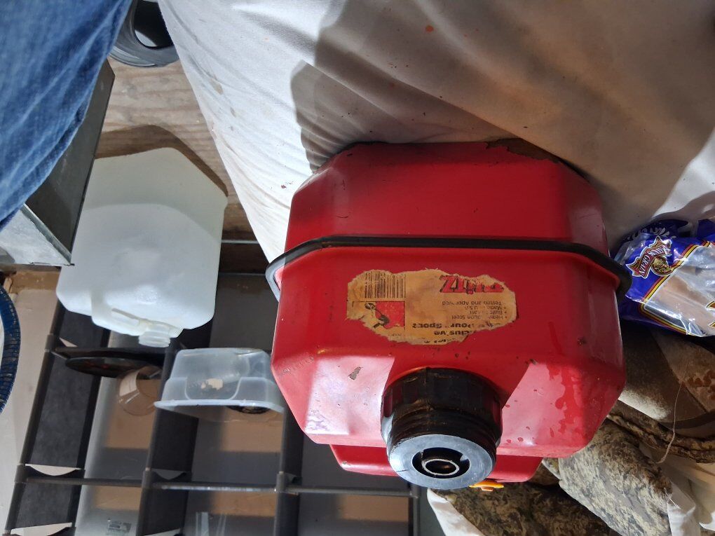 Vintage  blitz 2.5 gallon gas can