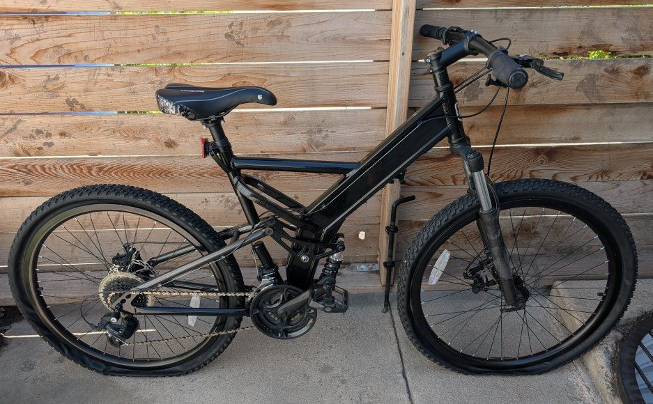 Mongoose Blackcomb Men's 26 inch Wheels, Mountain Bike, 24 Speeds, Black + Accessories.
