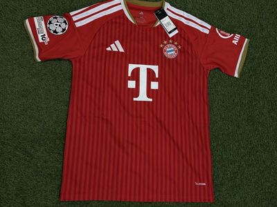 Adidas FC Bayern Munich #17 Olise Home Soccer Jersey - Size L - New with Tags