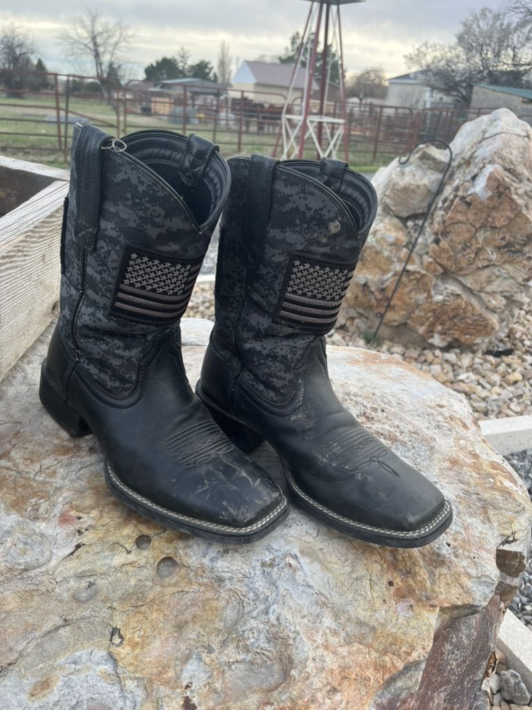 Men's Ariat Boot Size 8