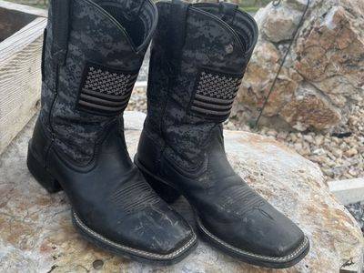 Men's Ariat Boot Size 8