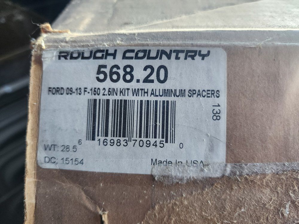 2.5" Rough Country Leveling Kit F-150