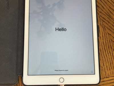 iPad 6th Gen (great condition) w/speck case & screen protector