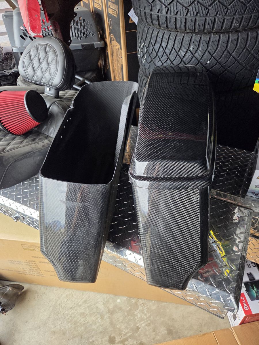 Harley davidson carbon fiber boxes (real carbon fiber not fake or cheap stuff)