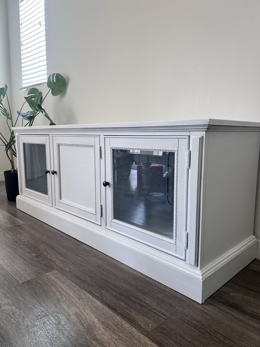 Tv stand - solid good