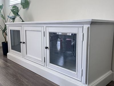 Tv stand - solid good