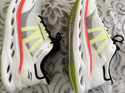 Skechers Hands Free Slip-ins Glide-Step Sneakers – Unisex Size 9.5 – Like New