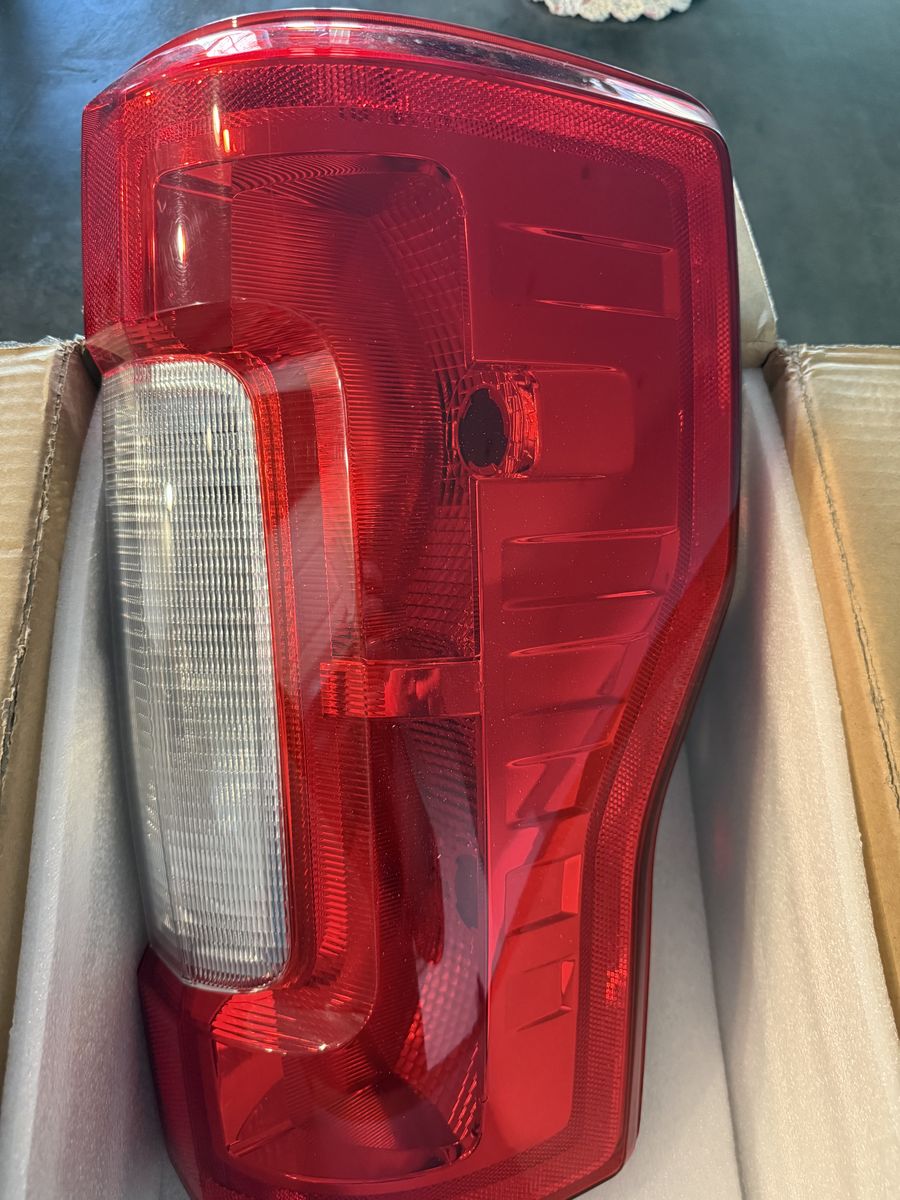 2019 Ford F250 Right Rear Tail Light Assembly