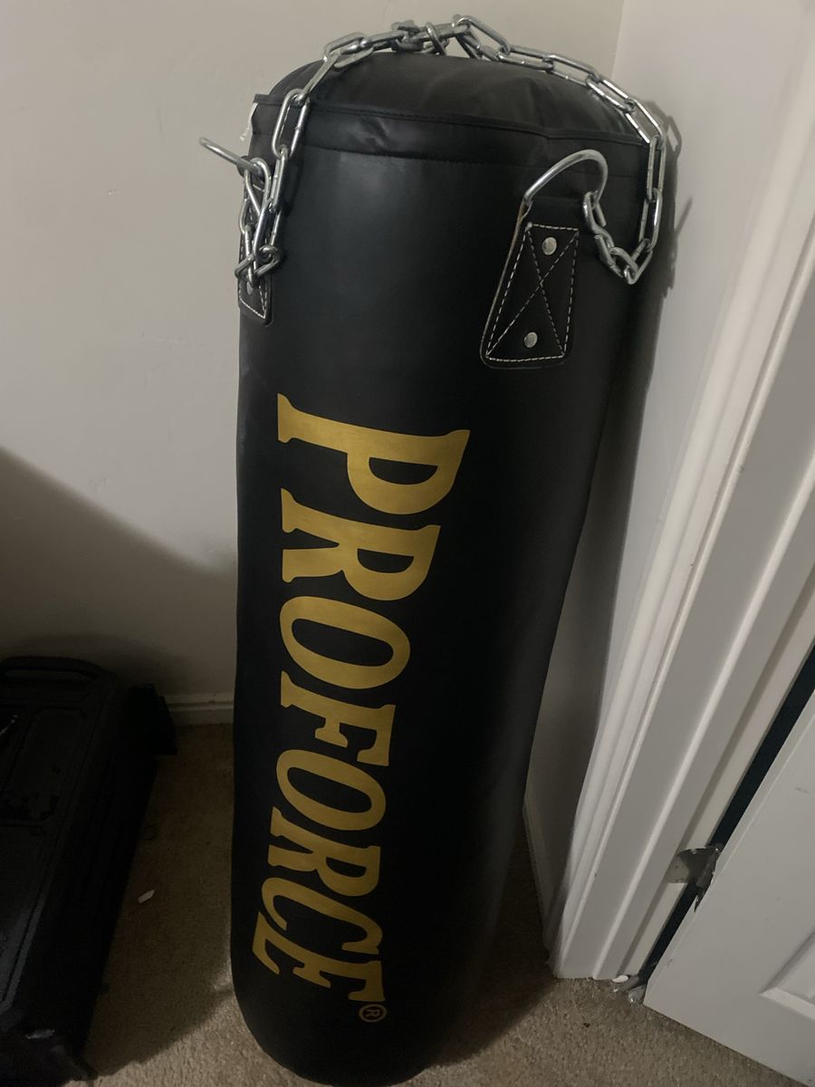 Boxing Heavy bag + Heavy bag stand with speed bag