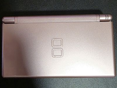 Nintendo DS Lite Rose Gold