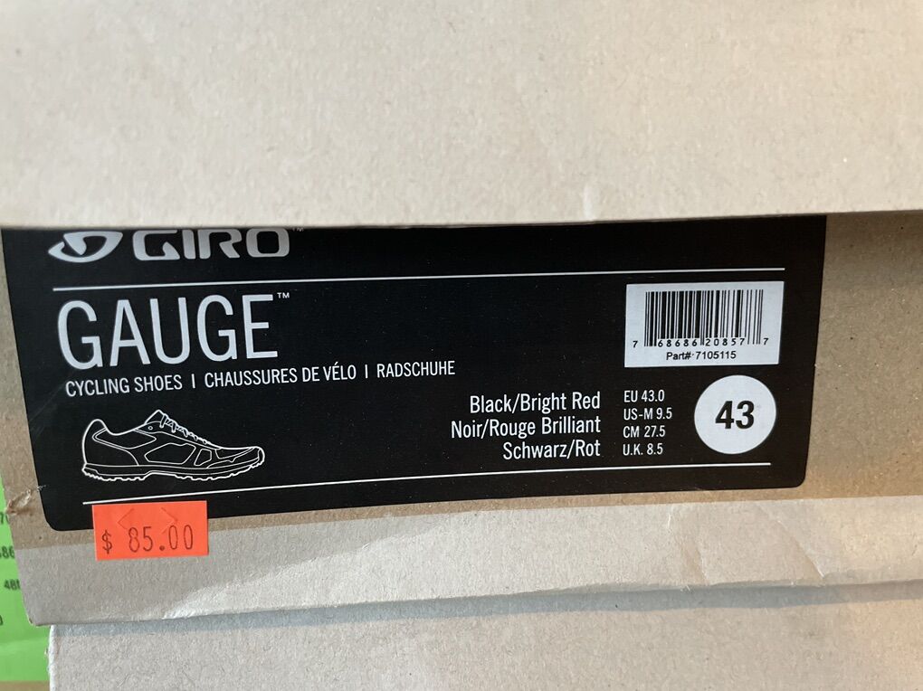 New Giro Gauge 43 Or Size 9.5 Men's