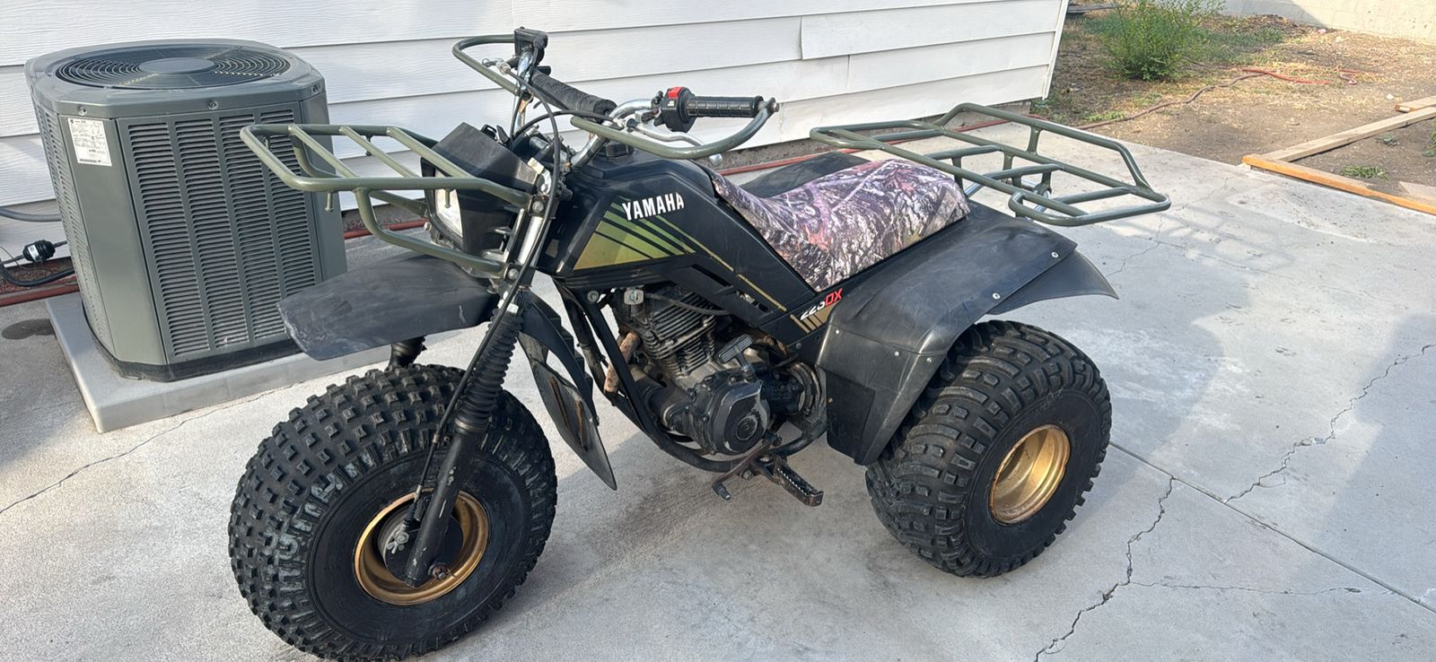 1985 Yamaha Tri-Moto 225DX ATV - Black 3-Wheeler with Camo Seat Cover