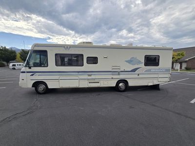 Winnebago Brave RV Motorhome, White, Pioneer Stereo, Class A, Spacious Interior