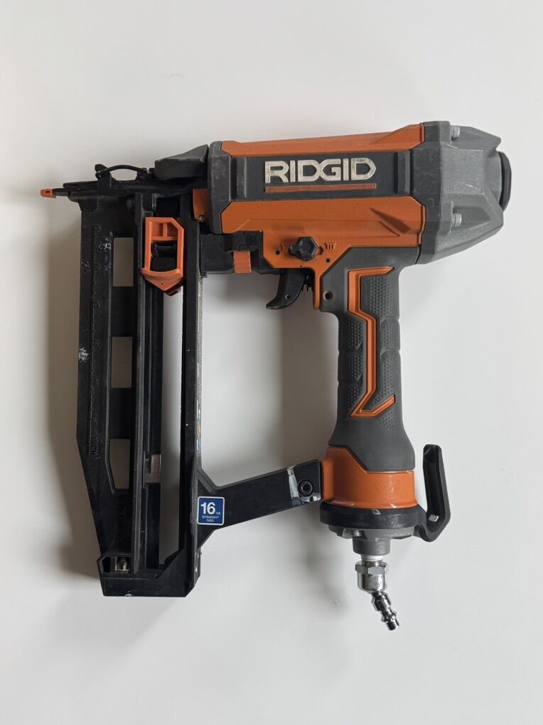 Ridgid Pneumatic 16-Gauge 2-1/2 in Straight Nailer