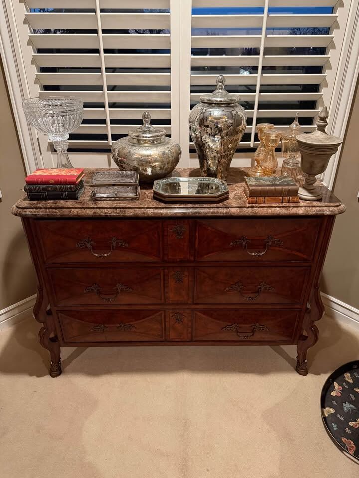 Solid Wood Dresser / Sideboard – Traditional High-End Furniture