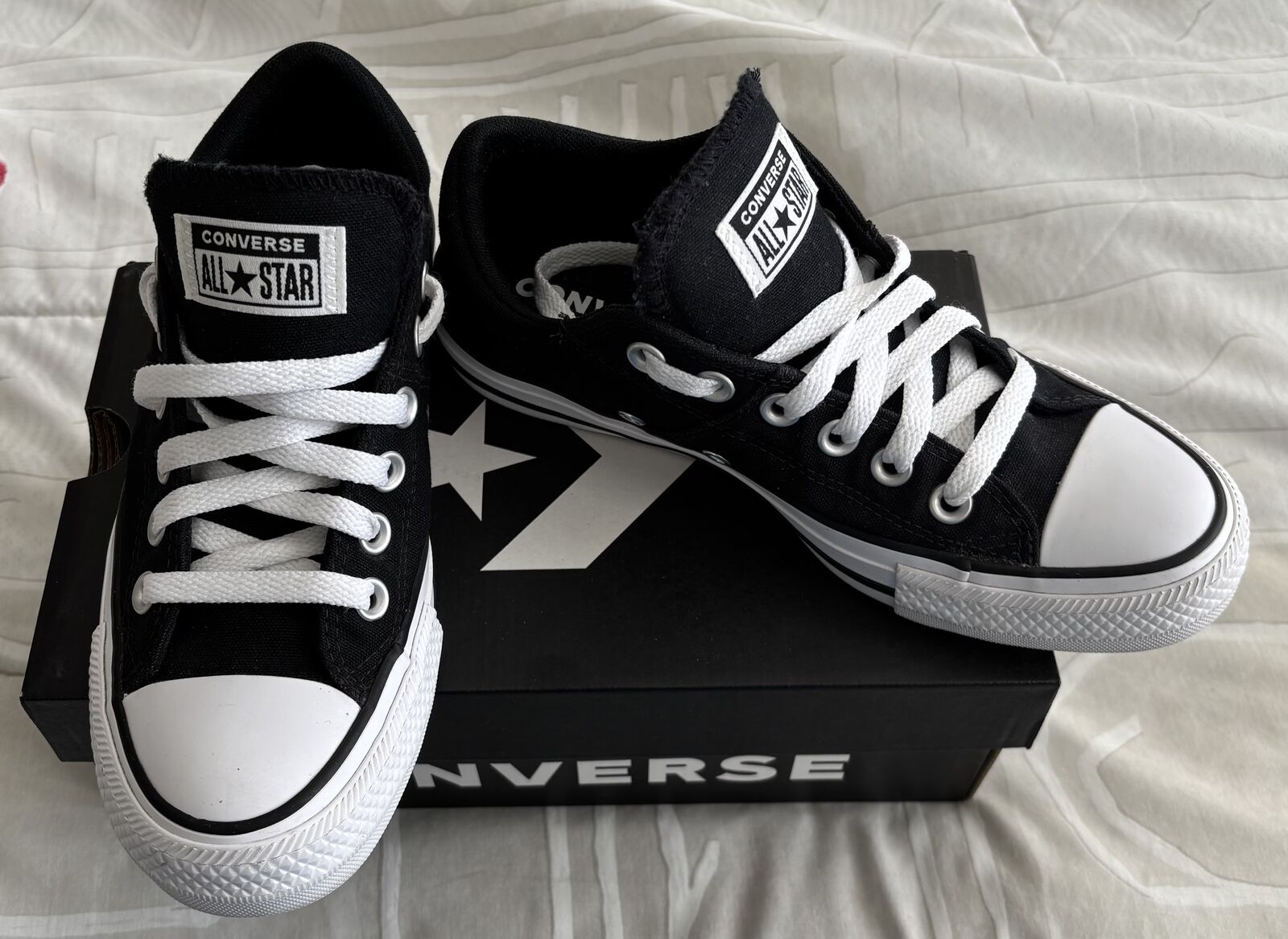 Converse Women’s size 7