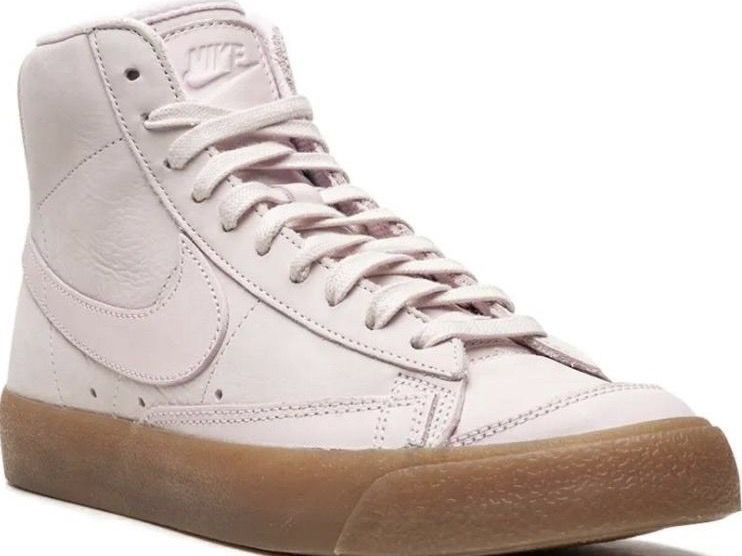 Main image 1