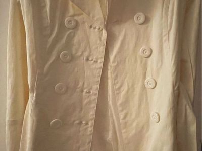 Women’s trench coat