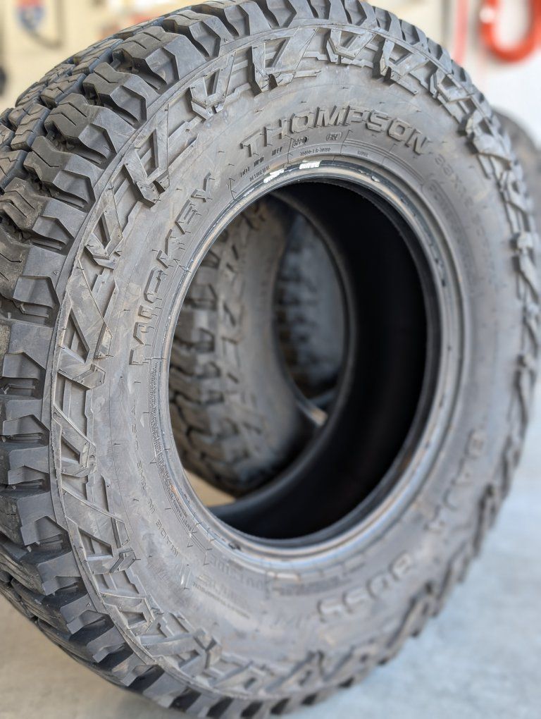 Mickey Thompson 33x12.5R17